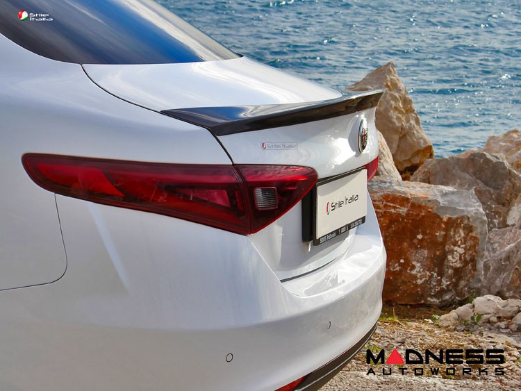 Alfa Romeo Giulia Trunk Spoiler - Italia Style - 100% Carbon